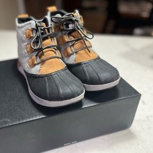 EUC Sorel Out N About Boots